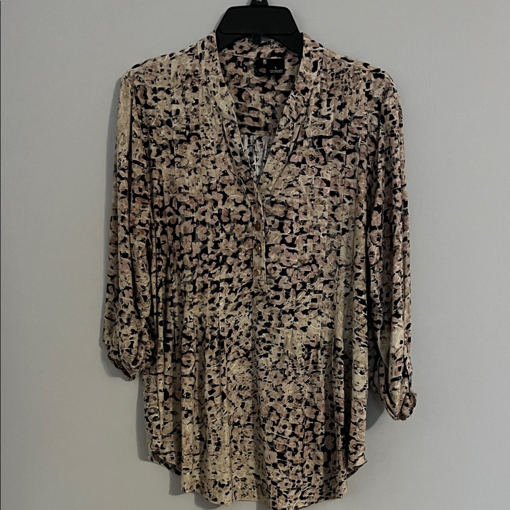 New Directions Beige and Black Abstract Blouse